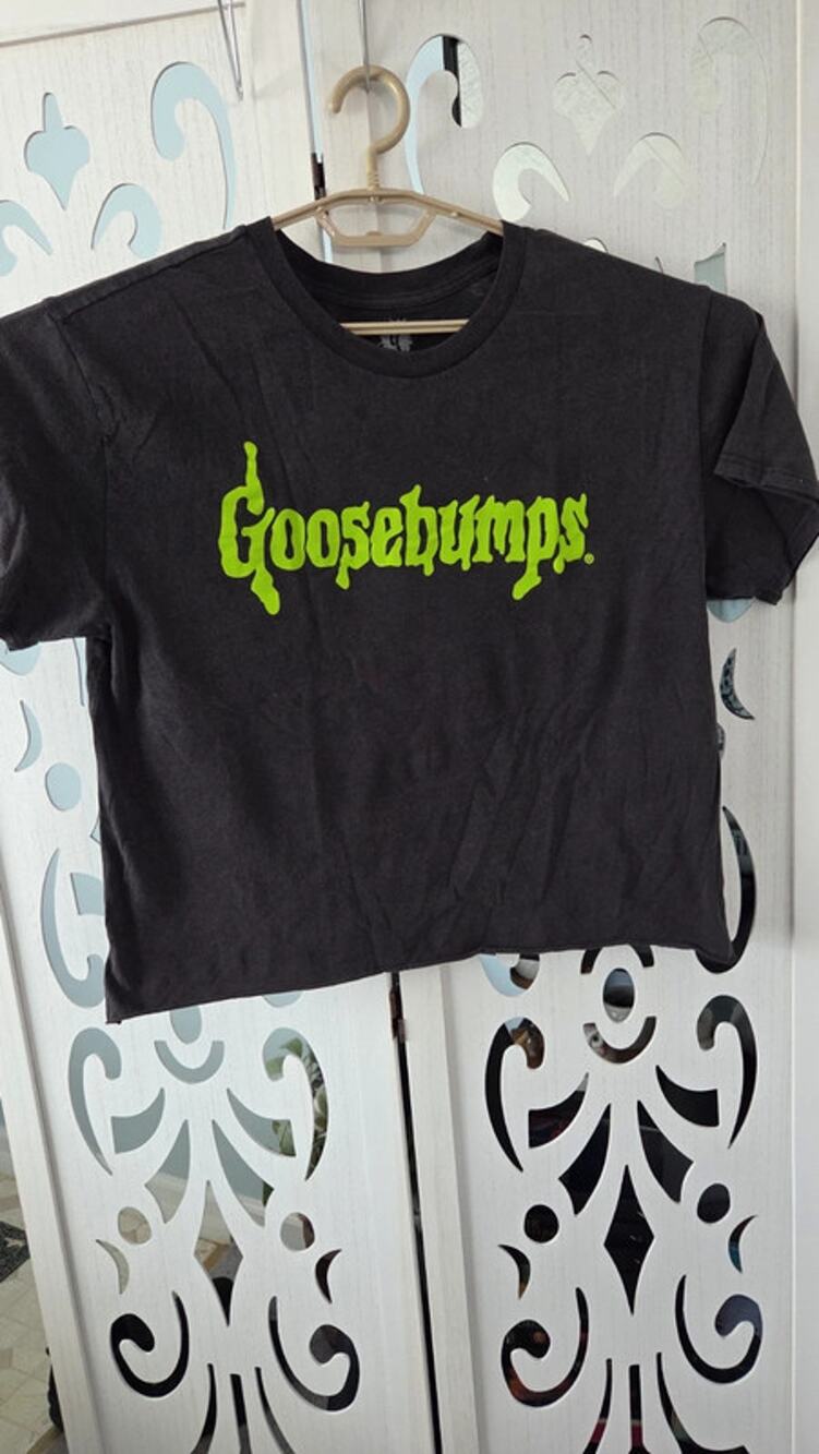 Goosebumps Women’s XL Cropped Graphic T-Shirt Black Neon Green Horror Tee NWOT